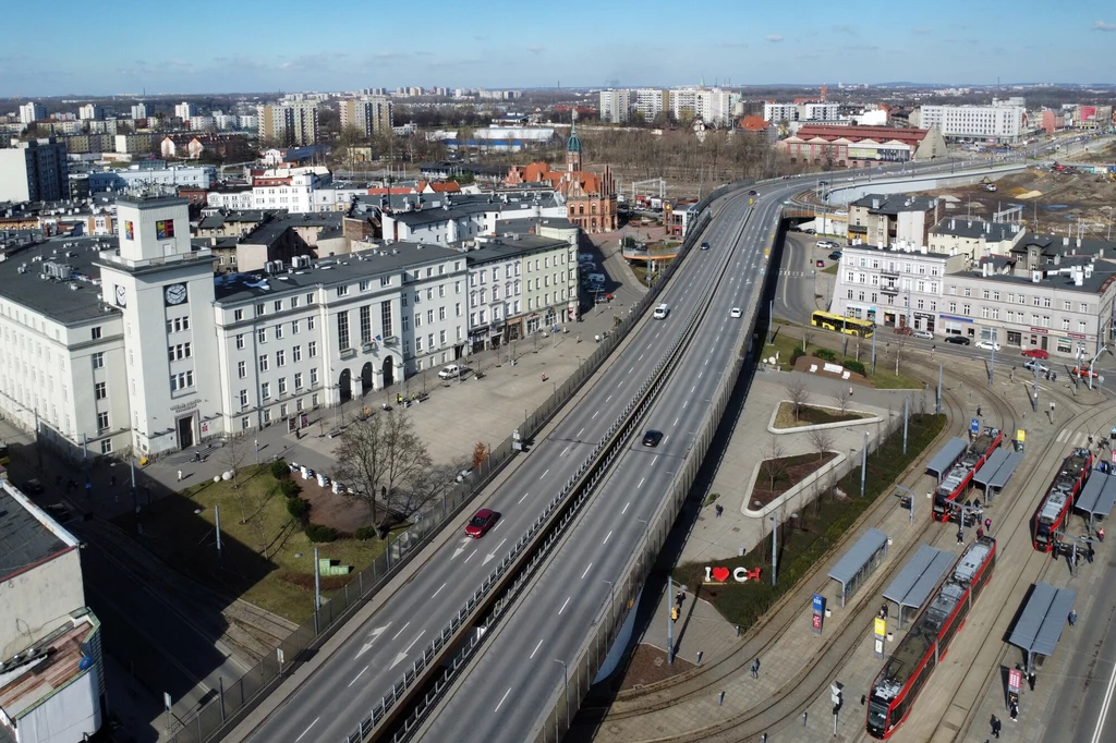 Chorzowska estakada wyłączona z użytkowania z powodu zagrożenia katastrofą Chorzowska estakada wyłączona z użytkowania z powodu zagrożenia katastrofą