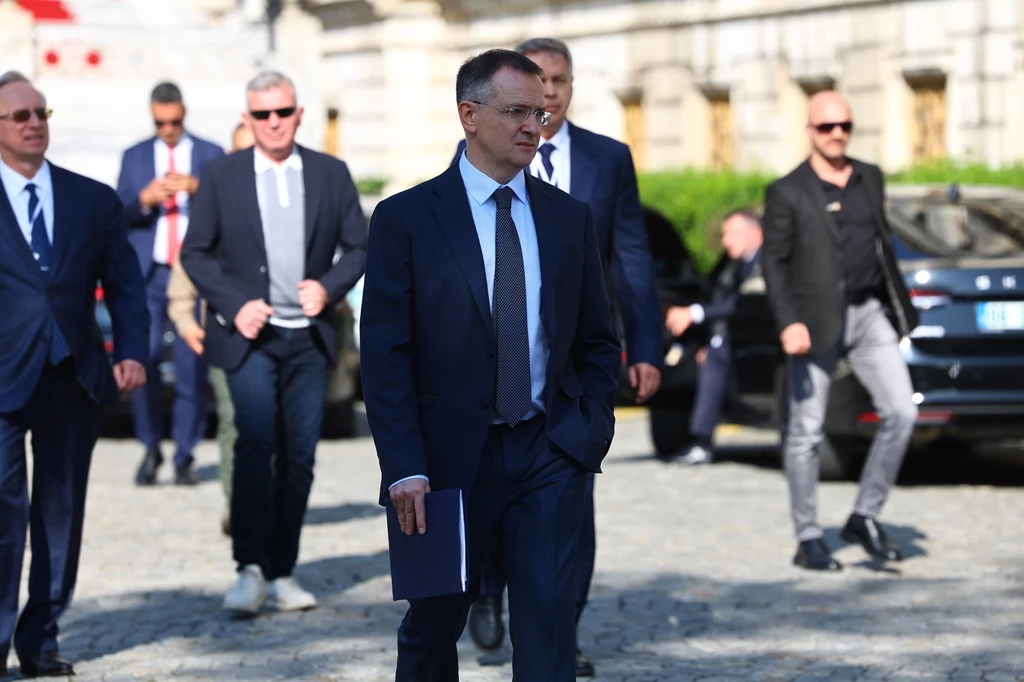 Szef rosyjskiej delegacji wygłasza oświadczenie po spotkaniu delegacji rosyjskiej i ukraińskiej w Stambule Szef rosyjskiej delegacji wygłasza oświadczenie po spotkaniu delegacji rosyjskiej i ukraińskiej w Stambule