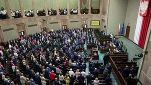 Ponury scenariusz dla rządzących. PiS z Konfederacją mogą zacierać ręce