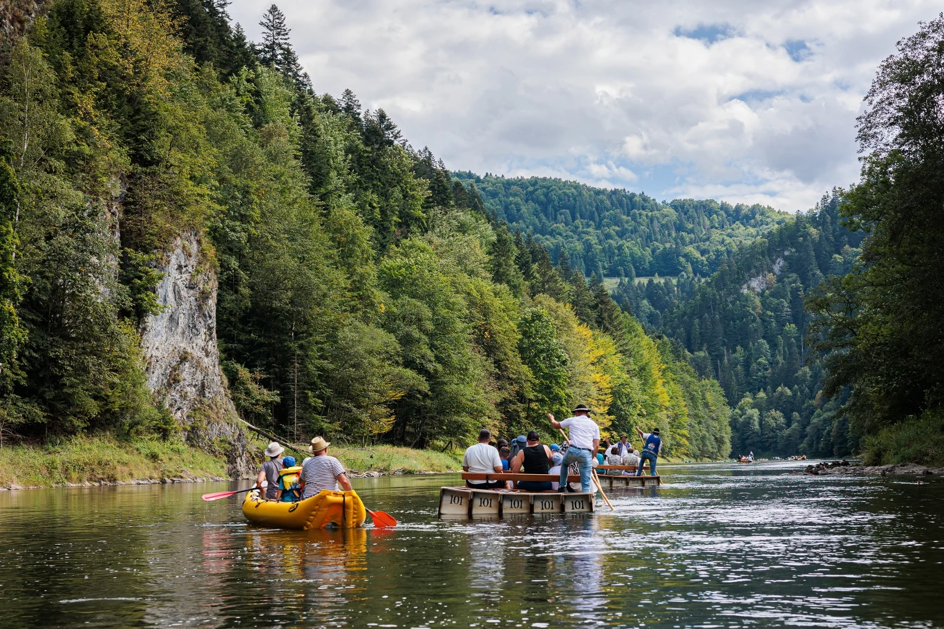Najpiękniejsza rzeka w Małopolsce według AI to Dunajec. Co takiego wyjątkowego ma w sobie ten rwący ciek wodny o charakterze górskim?