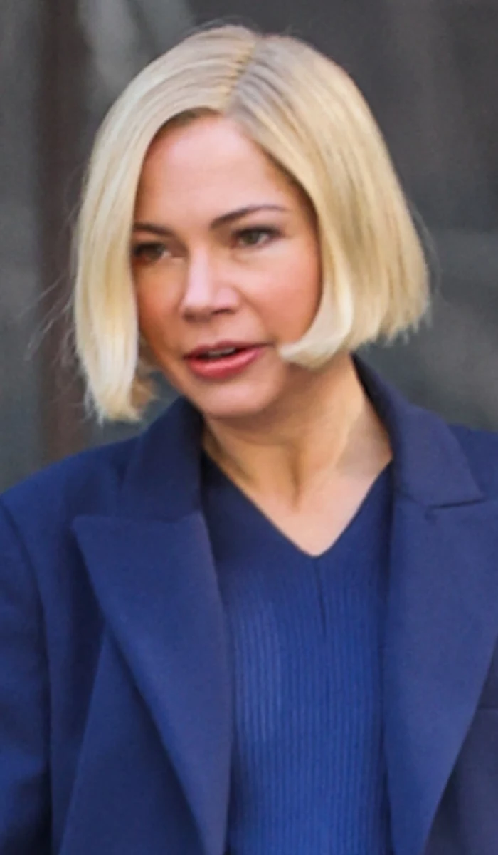 Michelle Williams zapuściła włosy i dzisiaj nosi krótkiego boba