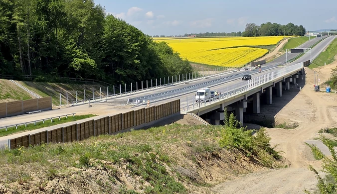 Droga S74 będzie dłuższa. Powstaje 5 km niezwykle ważnej trasy | Fot. "X" @GDDKiA_Kielce 
