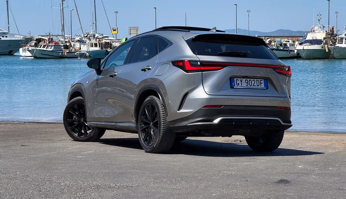 Lexus NX 450h+. 309 KM, niemal 100 km zasięgu na prądzie i zero stresu