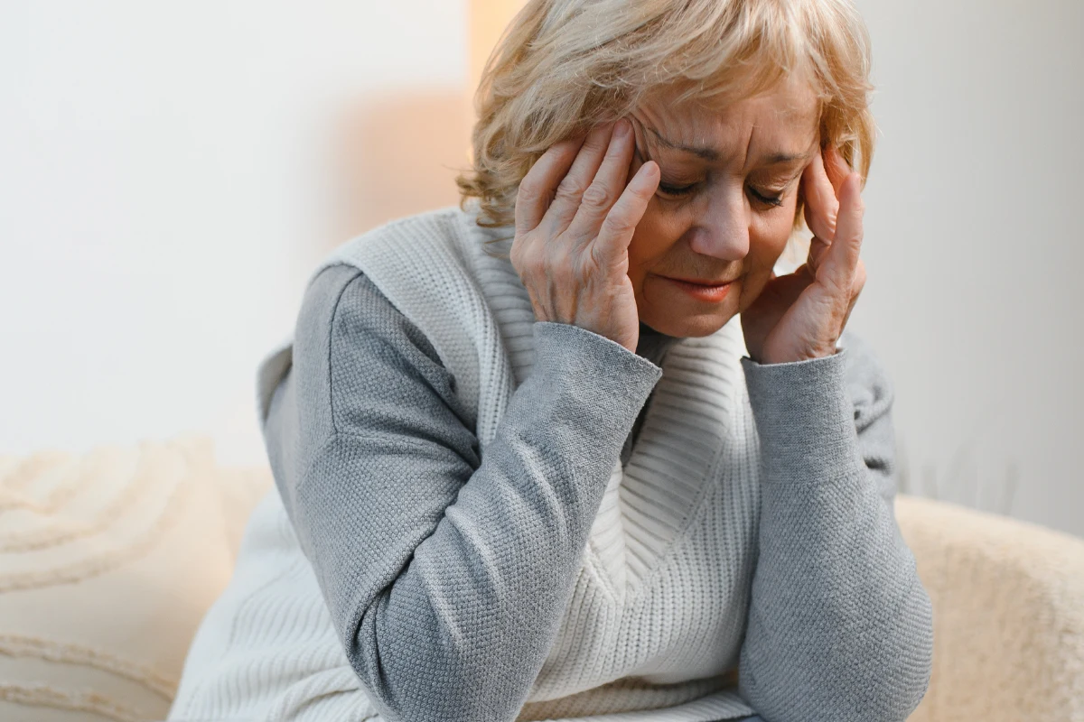 Omdlenia, osłabienie czy mgła mózgowa to pierwsze objawy otępienia Omdlenia, osłabienie czy mgła mózgowa to pierwsze objawy otępienia