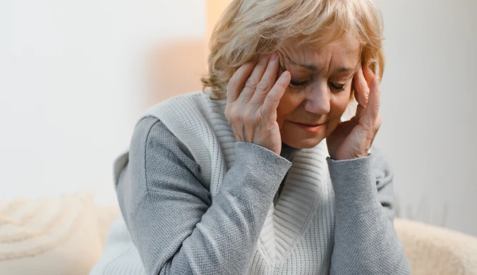 Omdlenia, osłabienie czy mgła mózgowa to pierwsze objawy otępienia