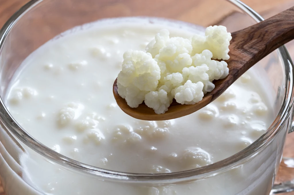 Kefir jest skarbnicą składników mineralnych takich jak wapń, fosfor oraz witamin z grupy B