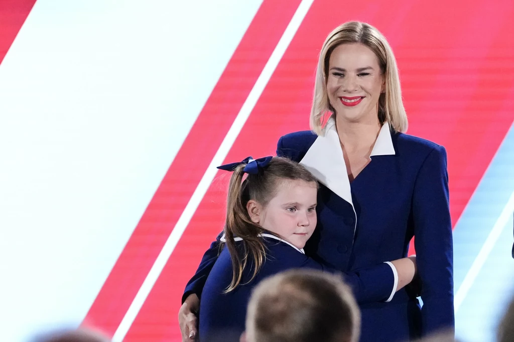 Marta Nawrocka z córką Kasią podczas wieczoru wyborczego Marta Nawrocka z córką Kasią podczas wieczoru wyborczego