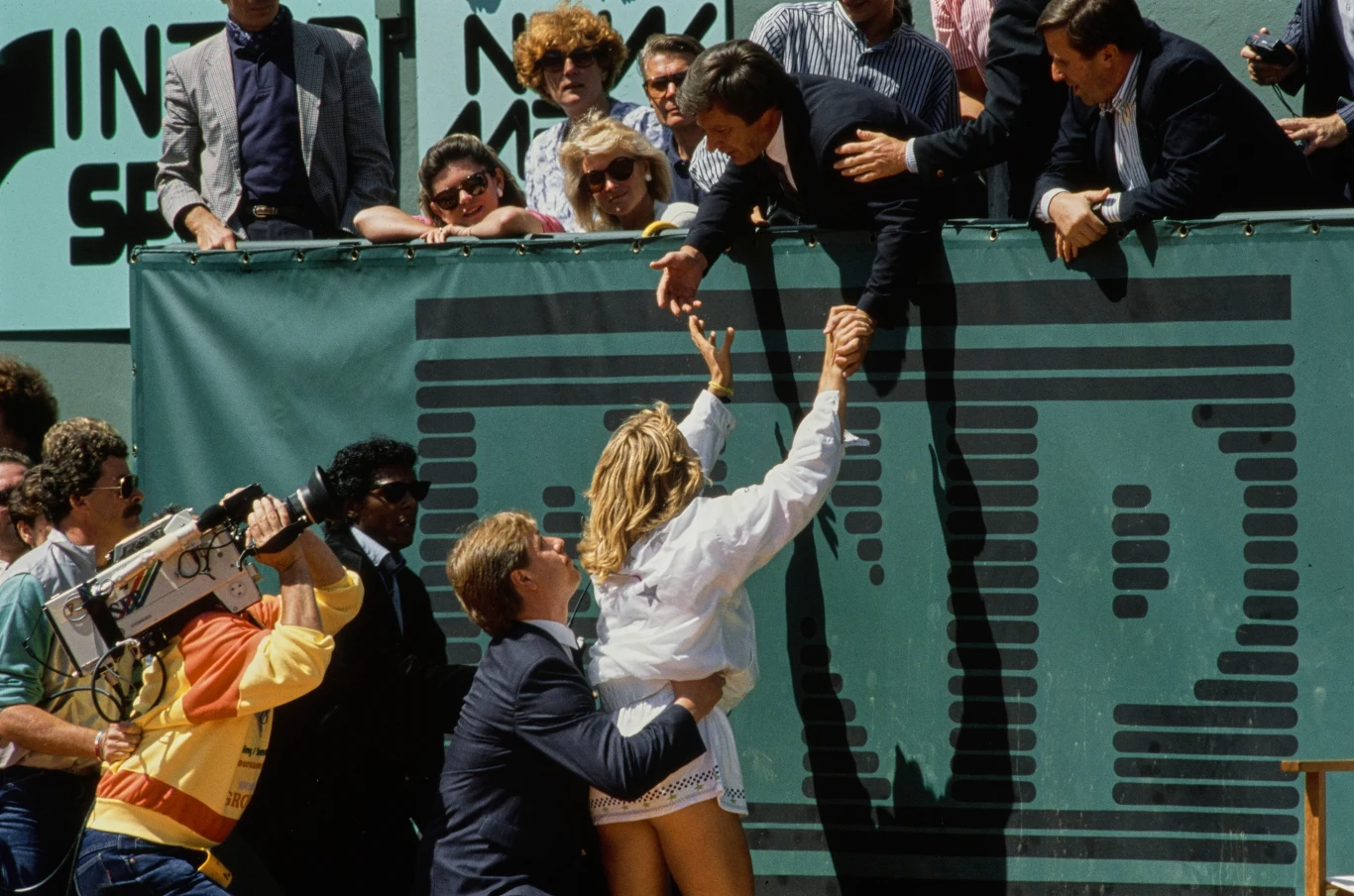Steffi Graf celebruje z ojcem sukces w finale Roland Garros 1988 