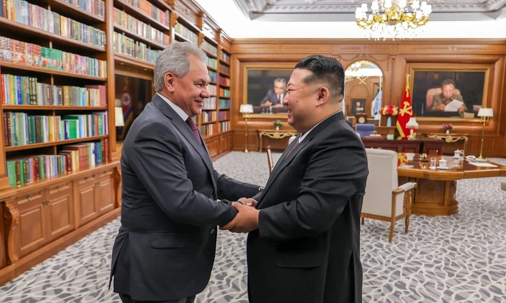 Kim Dzong Un zadeklarował bezwarunkowe wsparcie dla Rosji w wojnie w Ukrainie Kim Dzong Un zadeklarował bezwarunkowe wsparcie dla Rosji w wojnie w Ukrainie
