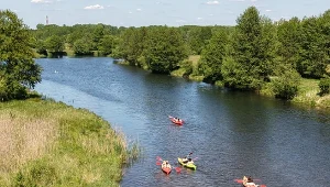 Nie musisz daleko jechać. Spływ kajakowy i podziemne zwiedzanie znajdziesz rzut beretem od Łodzi 