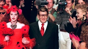 Yves Saint Laurent podczas prezentacji kolekcji 1994 rok