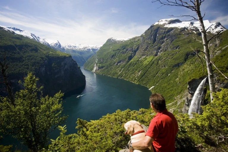 Norwegia chce zapobiec nadmiernej turystyce. Wprowadza nowy podatek Norwegia chce zapobiec nadmiernej turystyce. Wprowadza nowy podatek