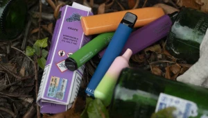 Baterie zombie z e-papierosów grożą wybuchem. Eksperci alarmują