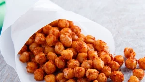 Można posypać ulubionymi przyprawami i podpiec w piekarniku.