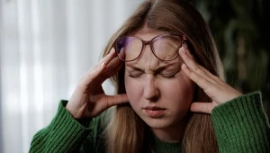 Najczęstszy objaw guzów mózgu to ból głowy. Stwierdza się u ok. połowy pacjentów