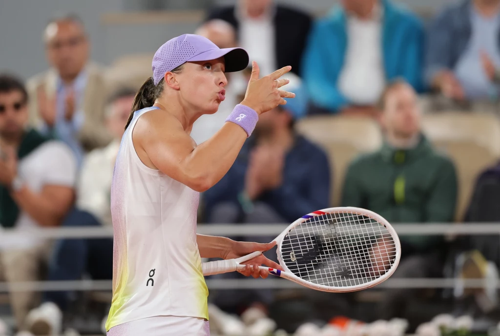 Iga Świątek w półfinałowym meczu z Aryną Sabalenką, Roland Garros 2025