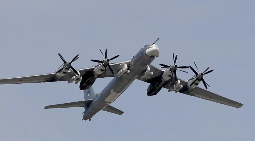 Rosyjski bombowiec strategiczny Tu-95 Rosyjski bombowiec strategiczny Tu-95