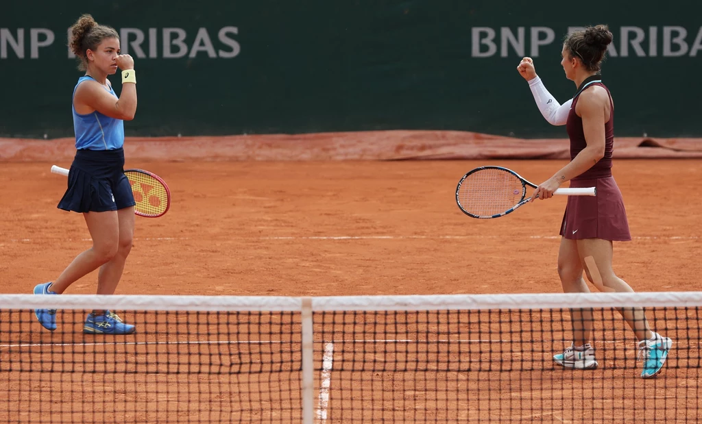 Jasmine Paolini (z lewej) i Sara Errani Jasmine Paolini (z lewej) i Sara Errani