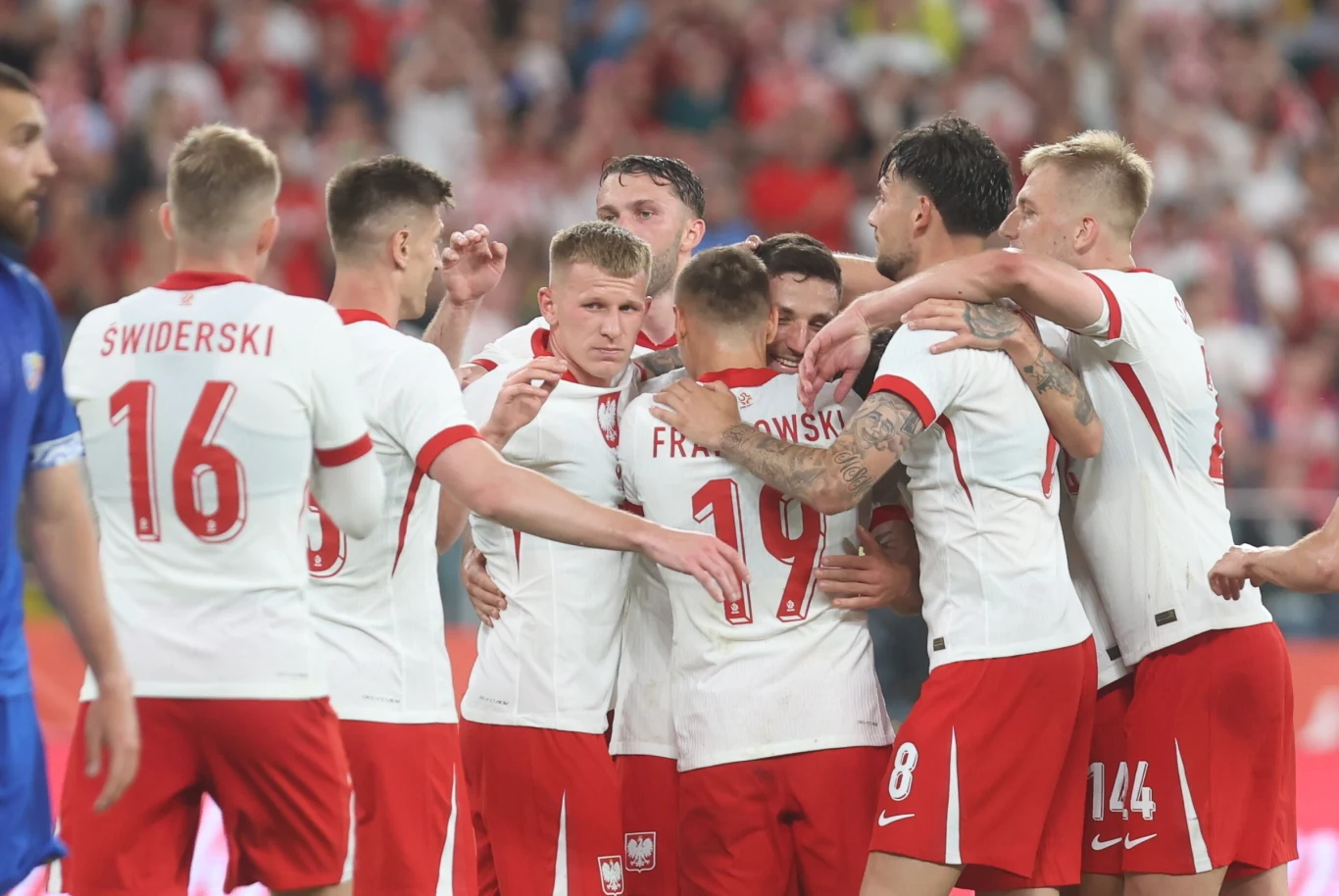 "Biało-Czerwoni" celebrują zdobycie drugiej bramki w meczu z Mołdawią "Biało-Czerwoni" celebrują zdobycie drugiej bramki w meczu z Mołdawią