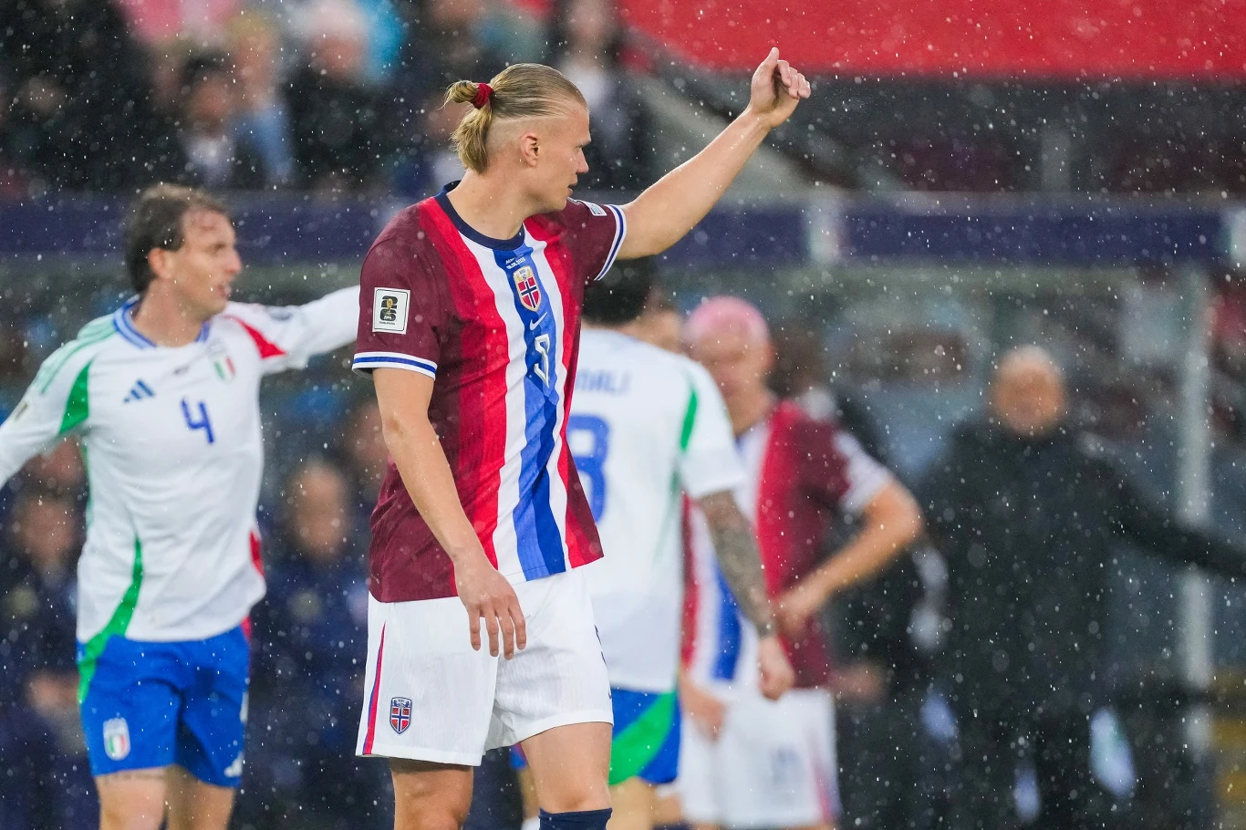 Erling Haaland w meczu z Włochami Erling Haaland w meczu z Włochami
