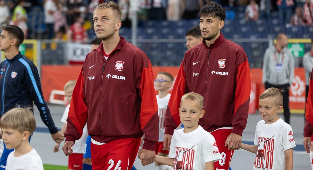 Mateusz Skrzypczak (z lewej) doczekał się debiutu w drużynie narodowej Mateusz Skrzypczak (z lewej) doczekał się debiutu w drużynie narodowej
