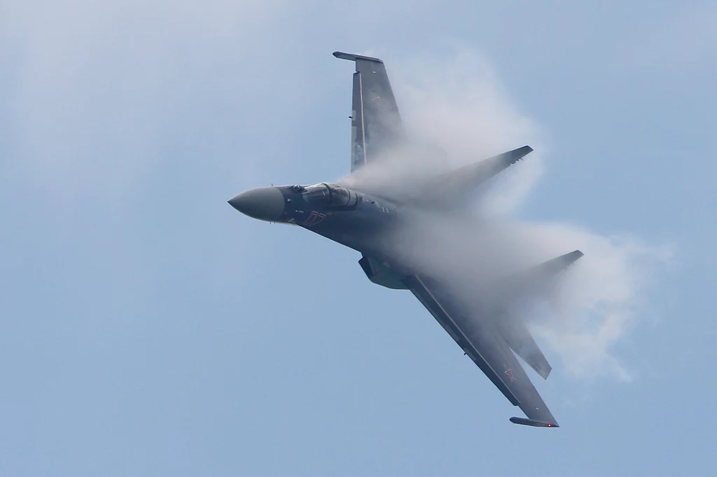 Ukraińcy poinformowali o zestrzeleniu rosyjskiego Su-35 (zdjęcie ilustracyjne) Ukraińcy poinformowali o zestrzeleniu rosyjskiego Su-35 (zdjęcie ilustracyjne)