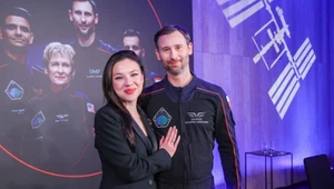 W kosmos zabierze ślubne obrączki i rodzinne zdjęcia. "To symbole tego, co zostawia na Ziemi"