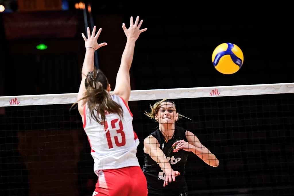 Britt Herbots w ataku, kadr z meczu Polska - Belgia Britt Herbots w ataku, kadr z meczu Polska - Belgia