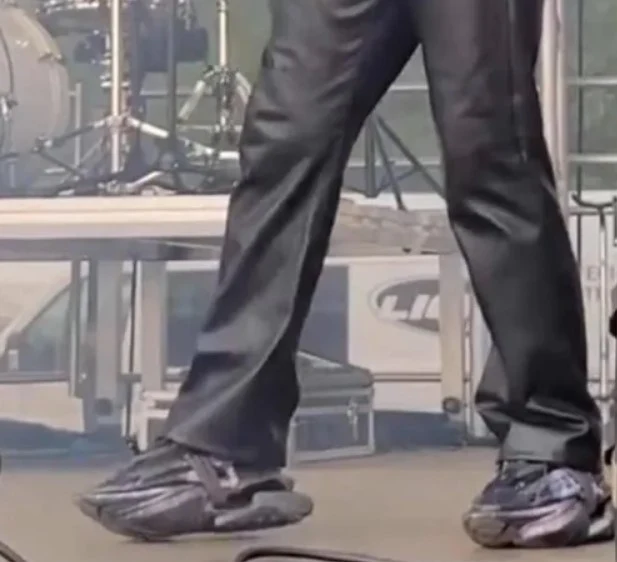 Zenek Martyniuk w butach za 4 tysiące złotych Zenek Martyniuk w butach za 4 tysiące złotych