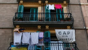 W Hiszpanii ubywa apartamentów dla turystów. W Barcelonie przybywa przeciwników wynajmu krótkoterminowego