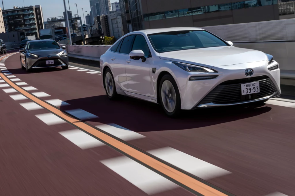 Toyota i Woyma podpisały współpracę. Firmy chcą wspólnie opracować nową platformę dla pojazdów autonomicznych Toyota i Woyma podpisały współpracę. Firmy chcą wspólnie opracować nową platformę dla pojazdów autonomicznych