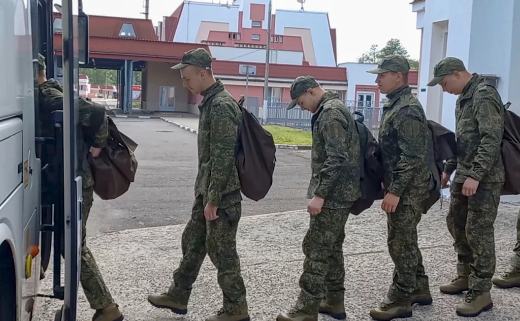 Rosja i Ukraina rozpoczęły wymianę więźniów Rosja i Ukraina rozpoczęły wymianę więźniów