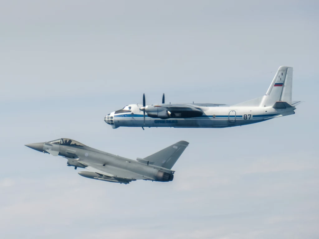 Rosyjskie samoloty naruszyły polską przestrzeń powietrzną i zostały przechwycone przez Eurofightery Typhoon Rosyjskie samoloty naruszyły polską przestrzeń powietrzną i zostały przechwycone przez Eurofightery Typhoon