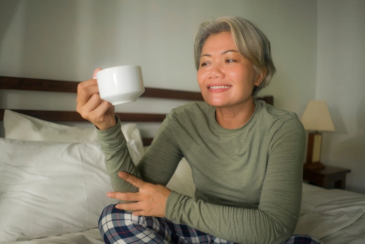 Napar z melisy albo rumianku idealnie przygotuje do spokojnego snu