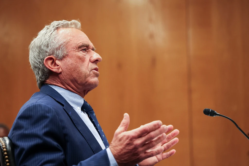 Minister Zdrowia USA Robert F. Kennedy Jr. zwolnił członków komitetu doradczego ds. szczepień