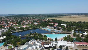 Polacy coraz chętniej wybierają to uzdrowisko. Tanio i pogoda pewna 