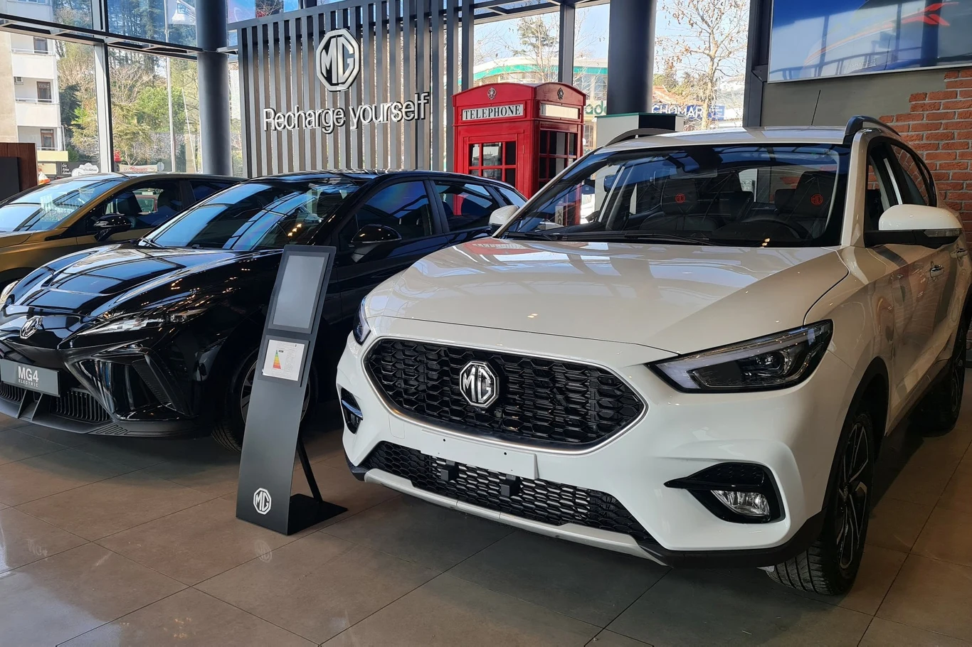 Chińczycy znaleźli sposób na europejskie cła Polacy rzucili się na chińskie samochody. Sprzedaż wzrosła sześć razy