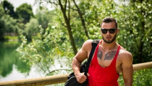 Niegrzeczny, niedostępny, pociągający. Dlaczego kobiety wolą BadBoy’ów?