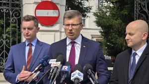 PiS wzywa Tuska do dymisji. Akcja posłów przed ministerstwami