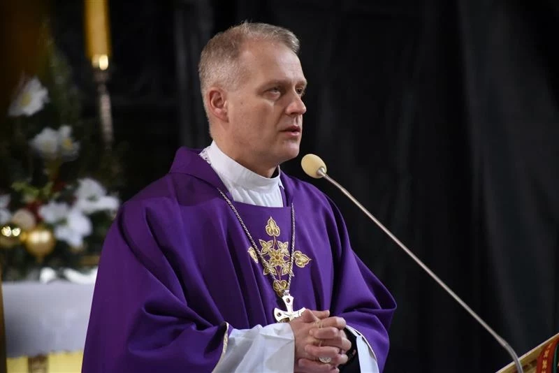Proboszcz bazyliki mariackiej ks. Dariusz Raś Proboszcz bazyliki mariackiej ks. Dariusz Raś