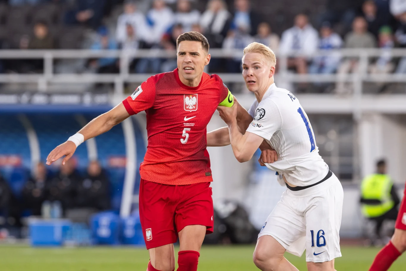 Jan Bednarek w meczu z Finlandią Jan Bednarek w meczu z Finlandią
