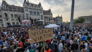 Wyszli na ulice przeciwko Orbanowi. "Ostatni moment, by bronić demokracji"