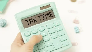 Egzamin pisemny opiera się na udostępnionym wcześniej zestawie pytań publikowanych w uchwale Państwowej Komisji Egzaminacyjnej