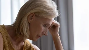 W okresie okołomenopauzalnym organizm stopniowo traci swoją hormonalną tarczę ochronną