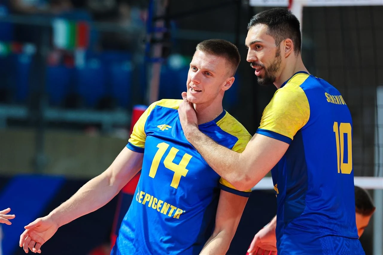 Jurij Semeniuk (z prawej) jest kapitanem reprezentacji Ukrainy