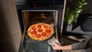 Znamy sekret perfekcyjnej pizzy! Jak zrobić ją w domowych warunkach?