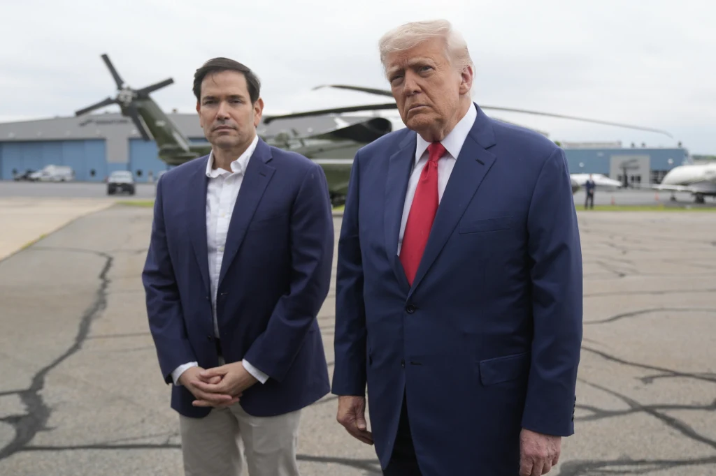 Sekretarz stanu USA Marco Rubio oraz prezydent Donald Trump