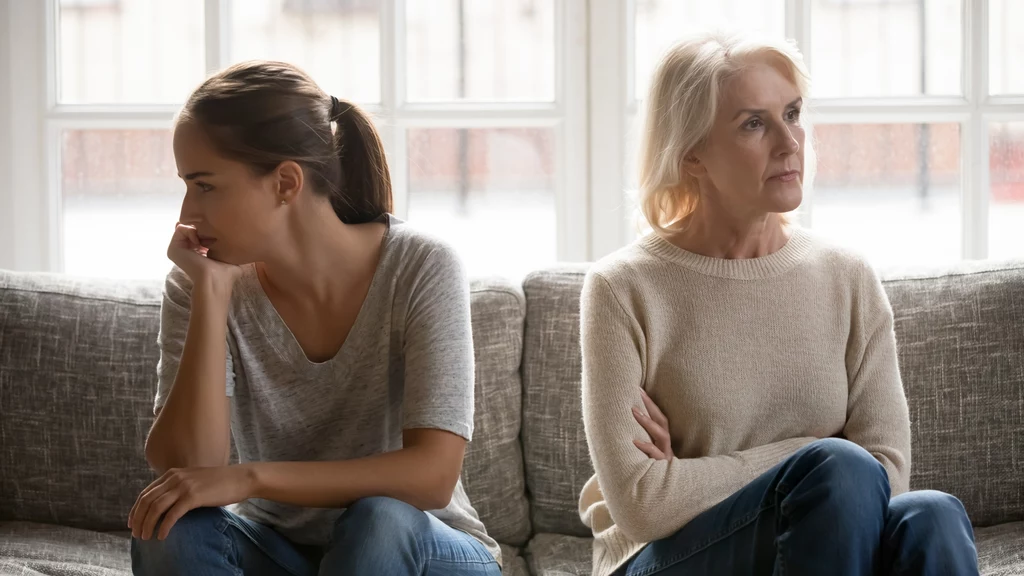 Brak emocjonalnej więzi z rodzicem w dzieciństwie może mieć ogromny wpływ na nasze dorosłe życie Brak emocjonalnej więzi z rodzicem w dzieciństwie może mieć ogromny wpływ na nasze dorosłe życie