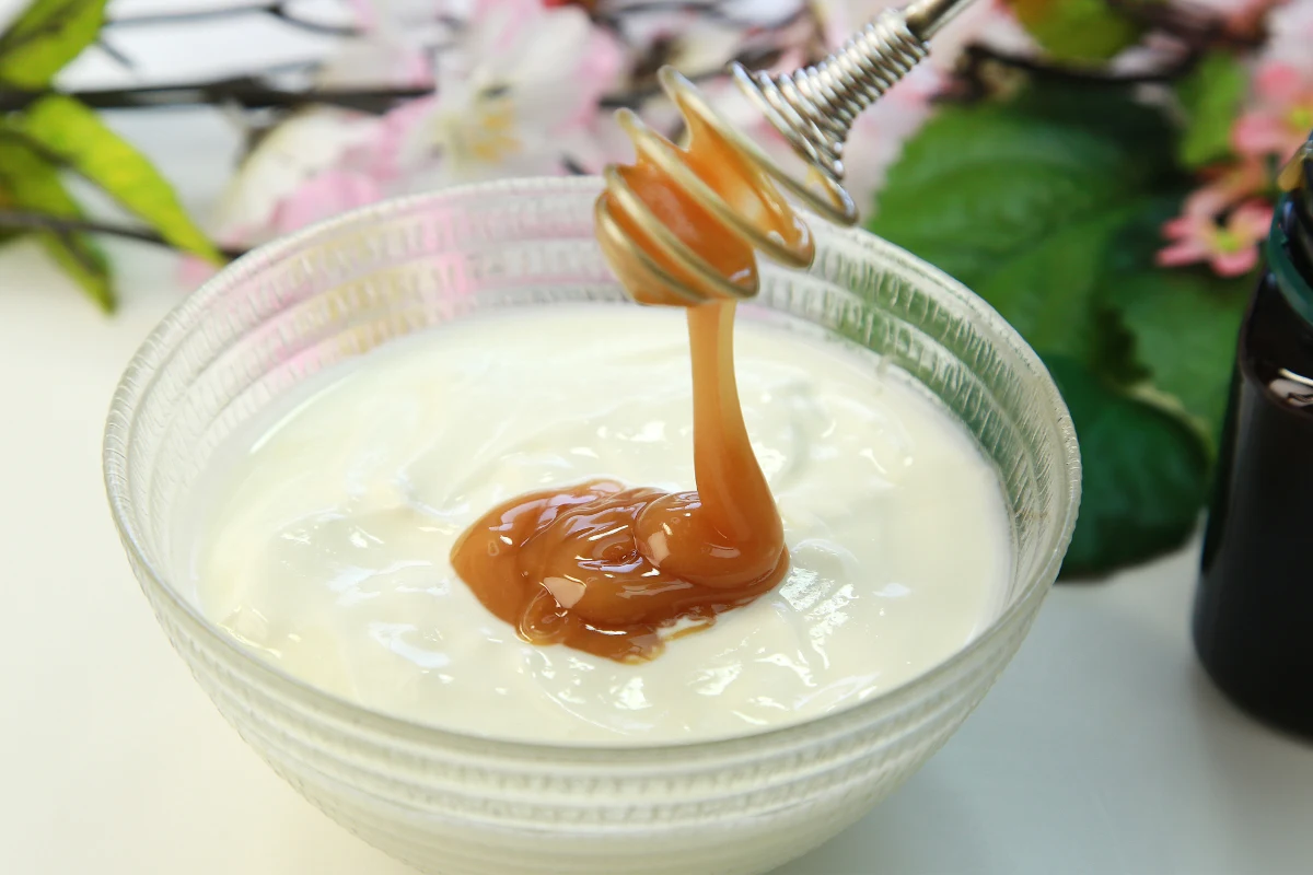 Miód manuka ma m.in. silne działanie antybakteryjne