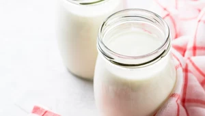 Czy kefir na kolację jest zdrowy? Właściwości mogą cię zaskoczyć